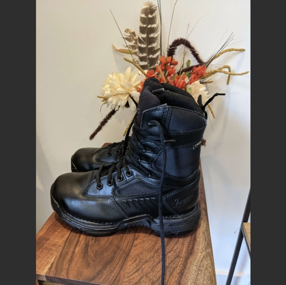 Danner striker combat tactical boots leather women's 7 men's 6